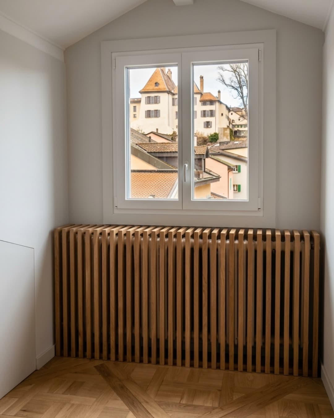Cache-radiateur en bois ajouré sur mesure